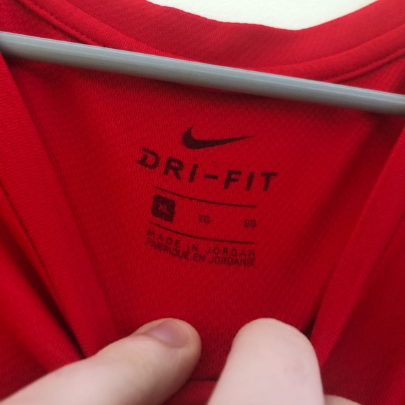 nike athletic shirt - Picture 3 of 3